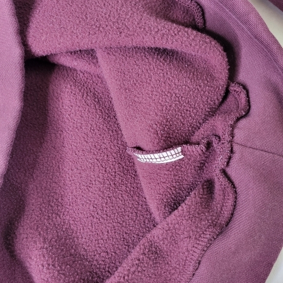 PUMA Ladies Sweatshirt. Burgundy Size Medium - Picture 6 of 11